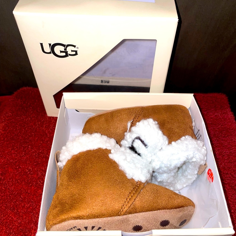 Mini UGG Bootieās š¤ - Picture 4 of 9